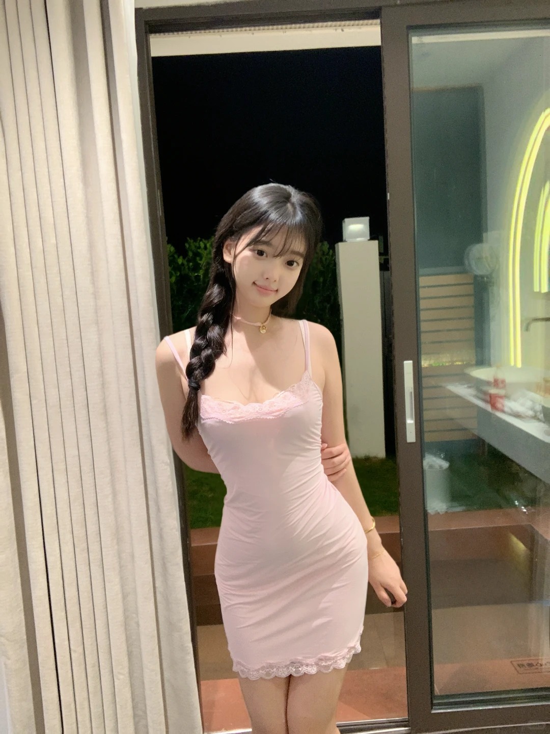粉色很嗲